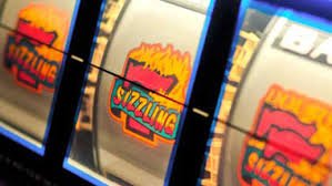 Tampilan permainan The Dog House di platform eurotogel dengan simbol-simbol anjing yang ceria